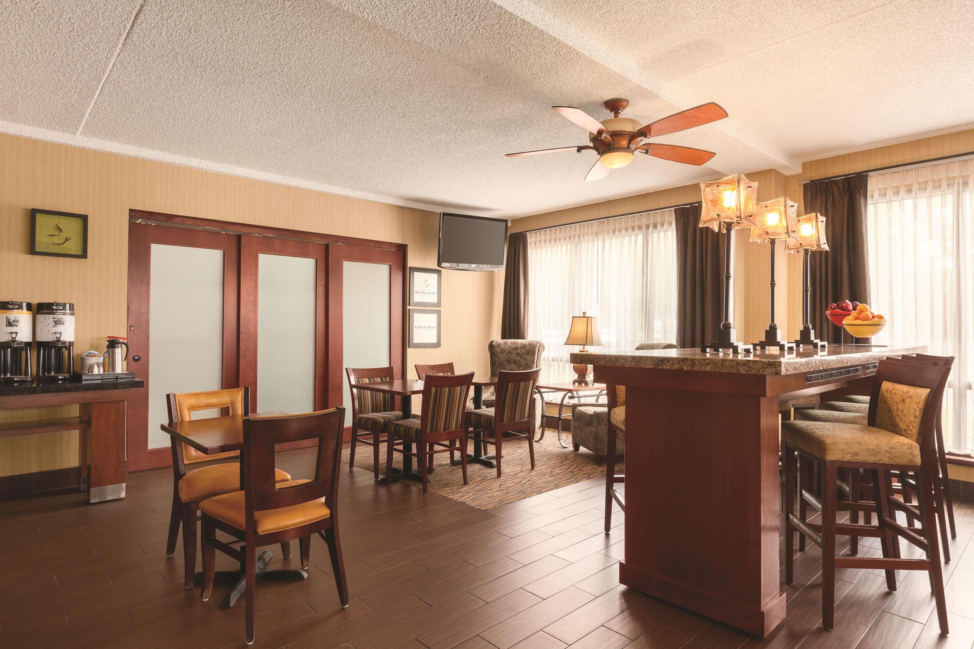 Hampton Inn Des Moines-Airport Exterior photo