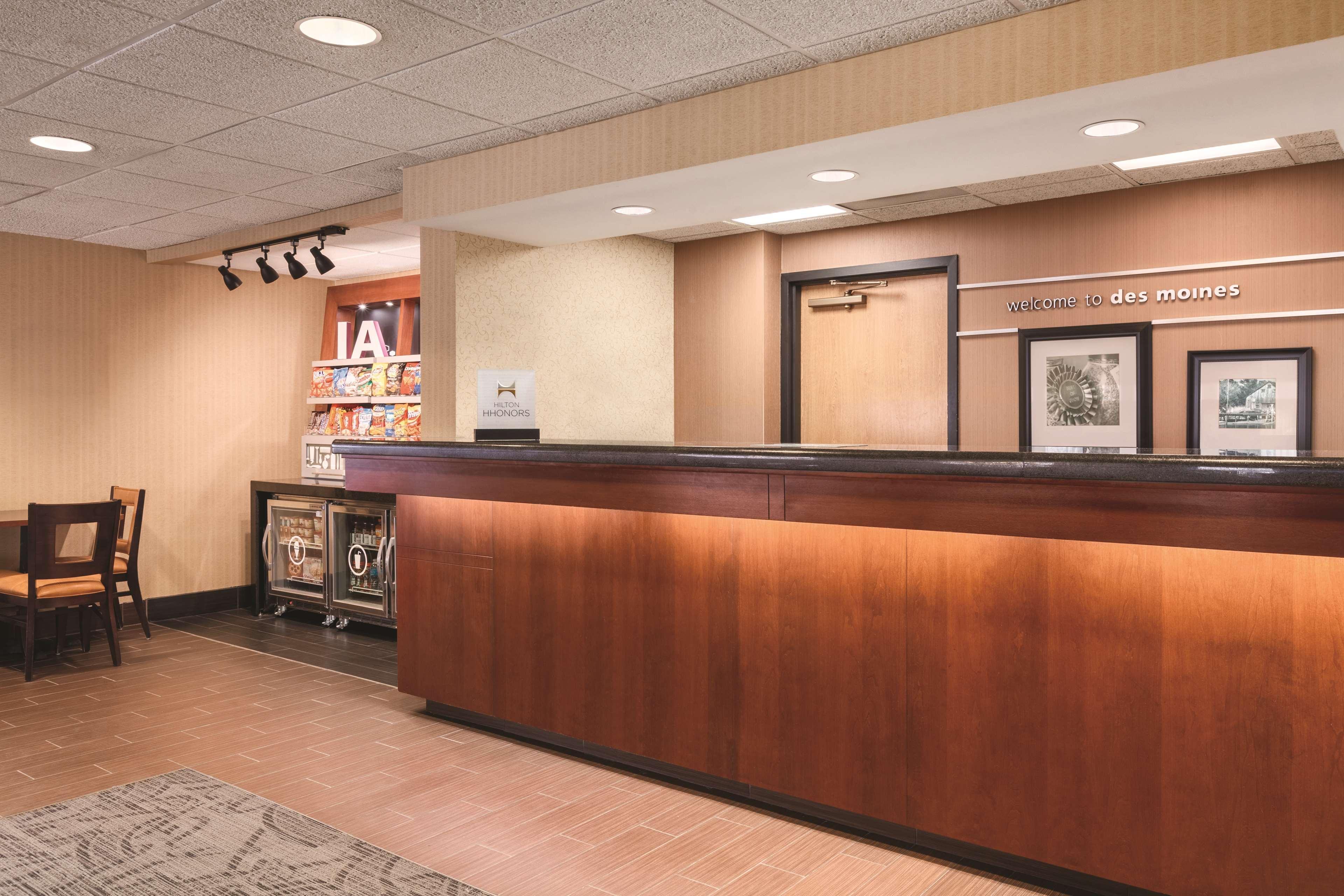 Hampton Inn Des Moines-Airport Exterior photo