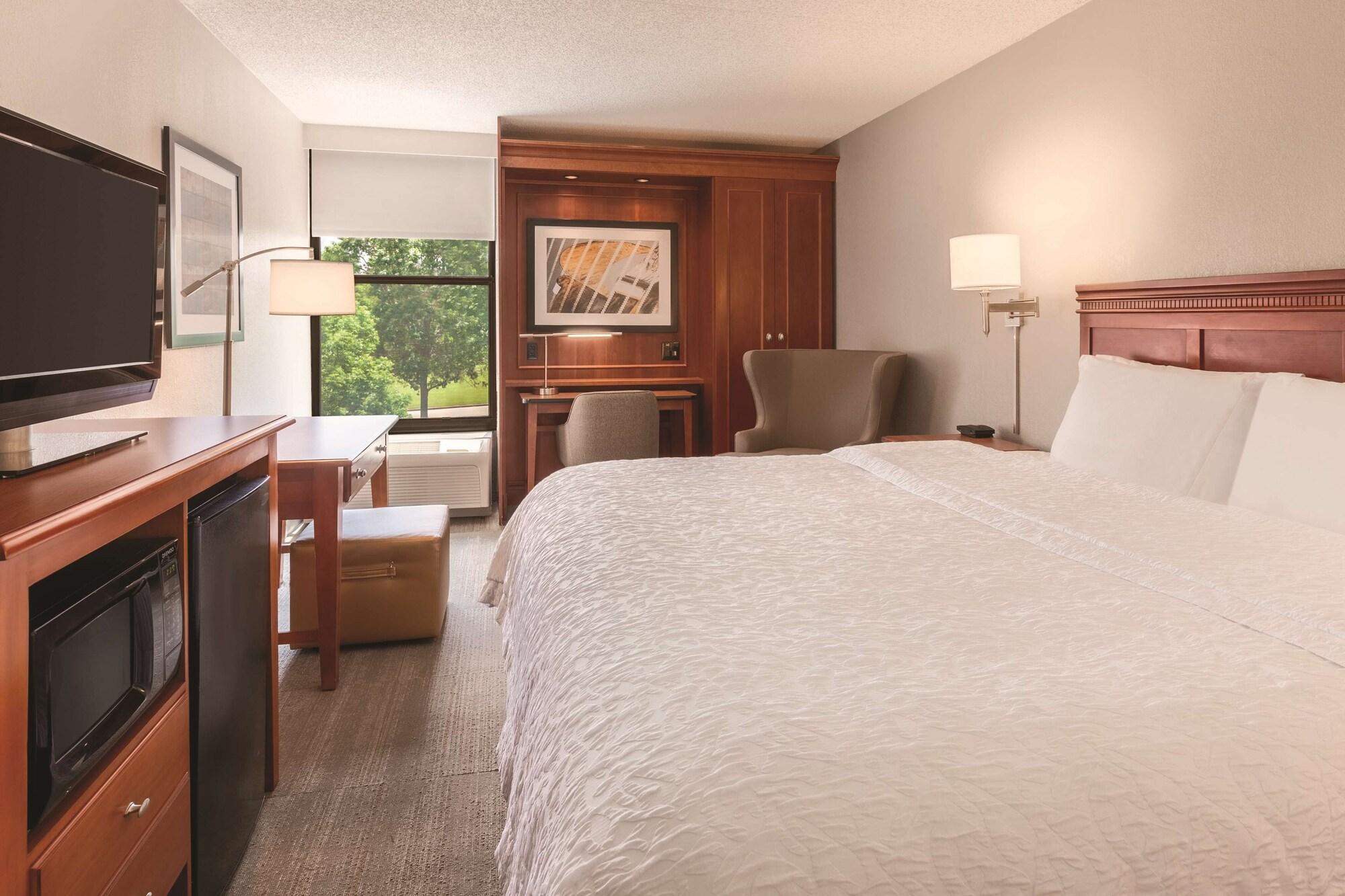 Hampton Inn Des Moines-Airport Exterior photo