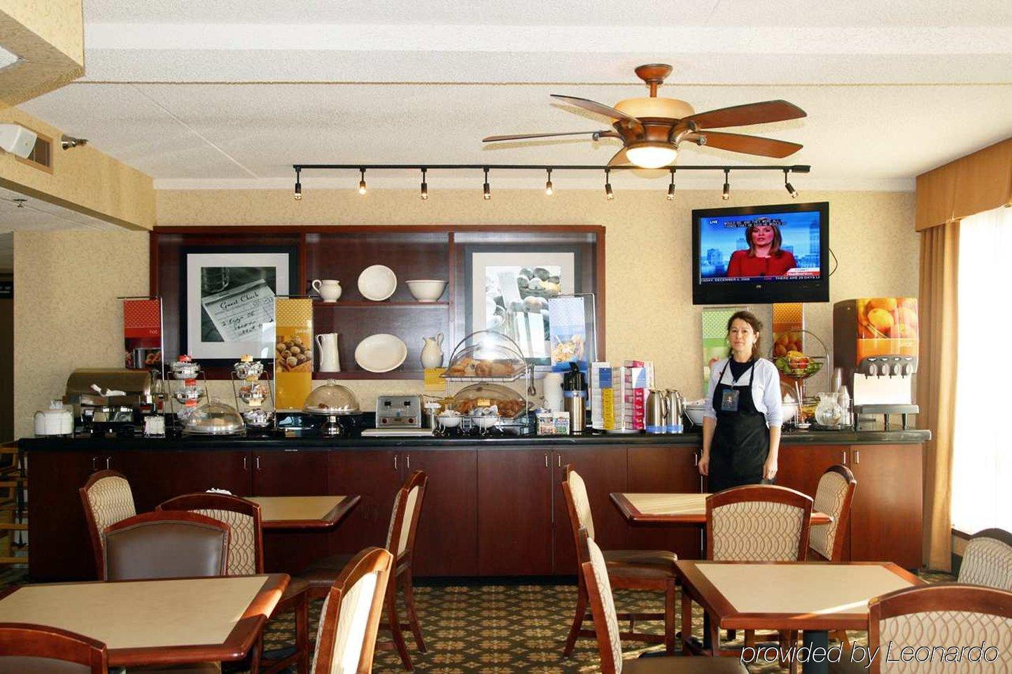 Hampton Inn Des Moines-Airport Restaurant photo