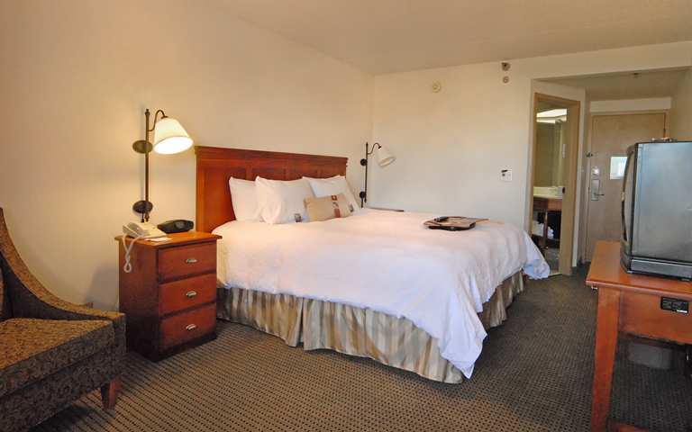Hampton Inn Des Moines-Airport Exterior photo