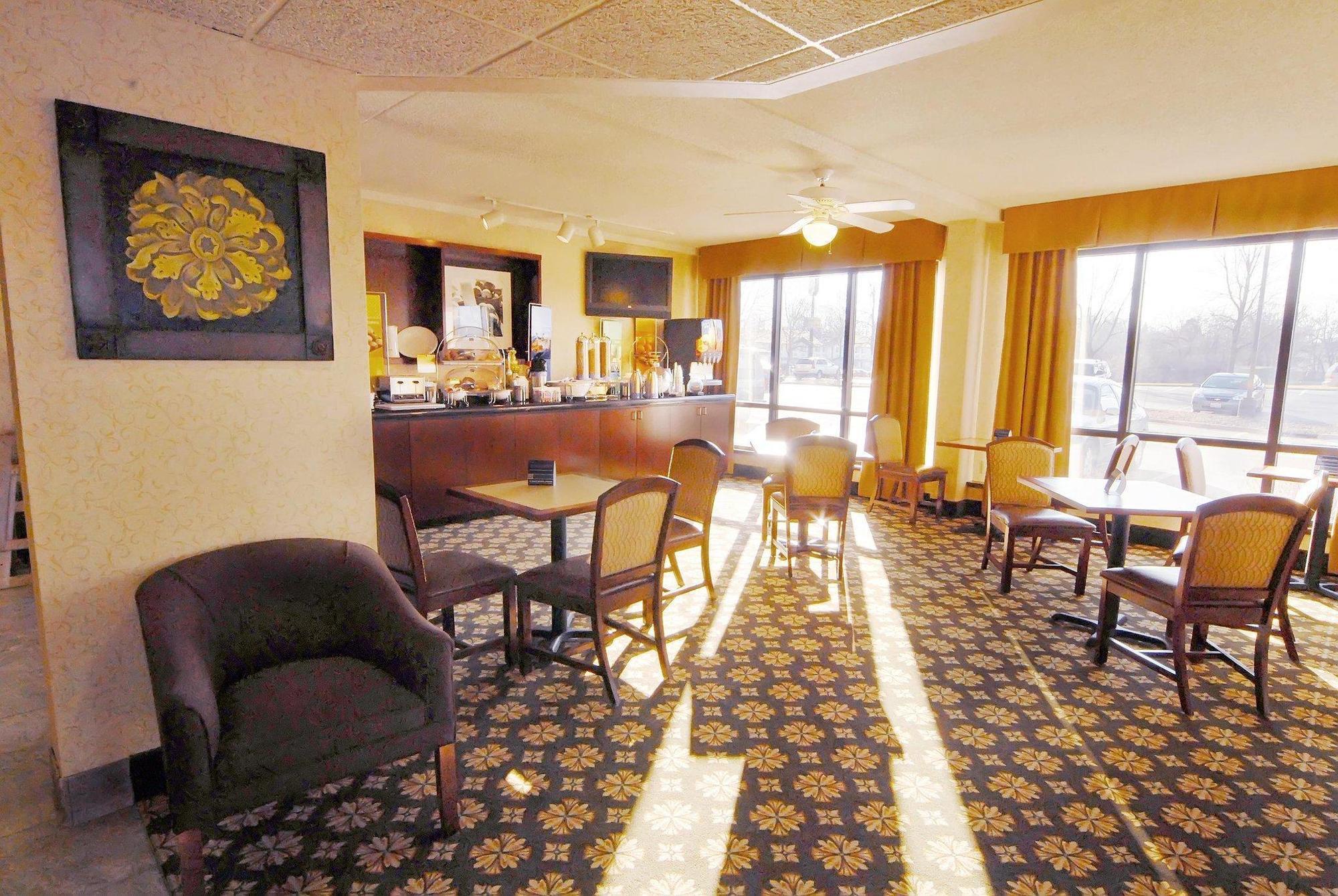 Hampton Inn Des Moines-Airport Exterior photo